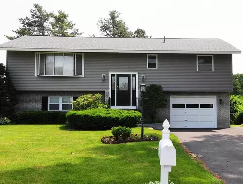 3 Colomba Dr, Schenectady, NY 12306 photo 1