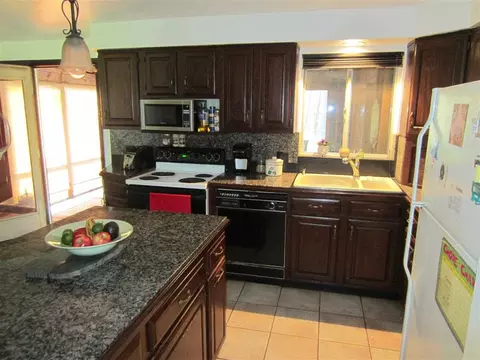 89 Maple Ave, Selkirk, NY 12158 photo 10