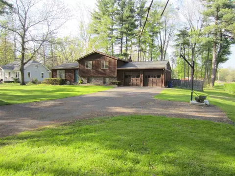 89 Maple Ave, Selkirk, NY 12158 photo 2