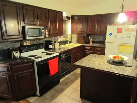 89 Maple Ave, Selkirk, NY 12158 photo 9