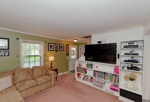 134 Trinity Pl, Selkirk, NY 12158 photo 2