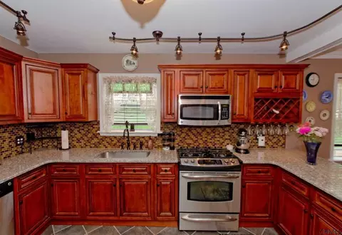 134 Trinity Pl, Selkirk, NY 12158 photo 3