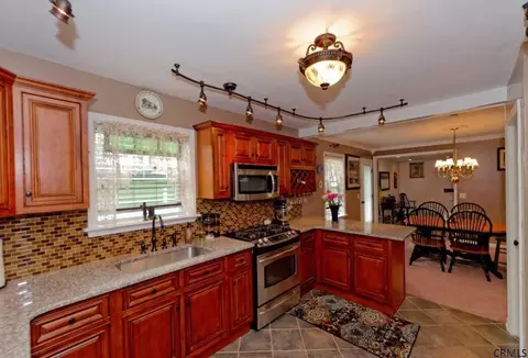 134 Trinity Pl, Selkirk, NY 12158 photo 12