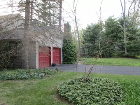 123 Dumbarton Dr, Delmar, NY 12054 photo 2