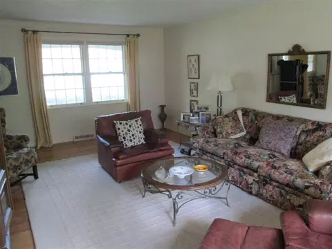 123 Dumbarton Dr, Delmar, NY 12054 photo 5