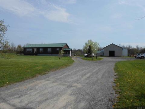 860 E Lykers Rd, Sprakers, NY 12166 photo 2