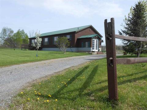 860 E Lykers Rd, Sprakers, NY 12166 photo 1