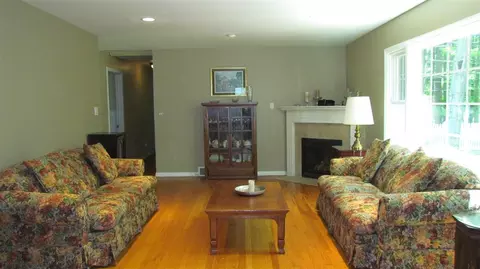 517 Dawson Rd, Delmar, NY 12054 photo 3