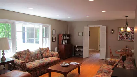 517 Dawson Rd, Delmar, NY 12054 photo 2