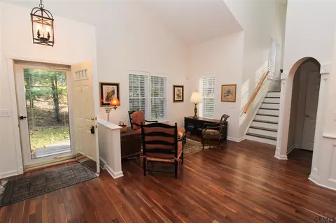 11 Killarney Ct, Saratoga Springs, NY 12866 photo 4