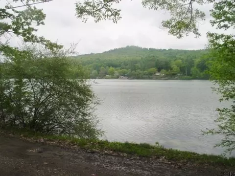 2269 Oaks Rd, Argyle, NY 12809 photo 3