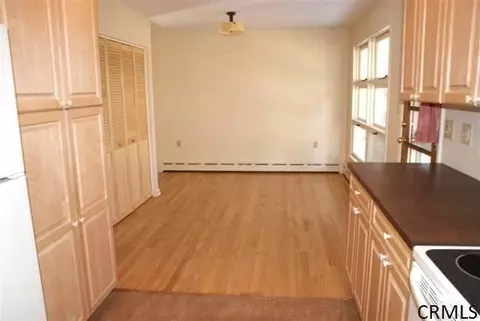 11 Bartlett Ln, Delmar, NY 12054 photo 4