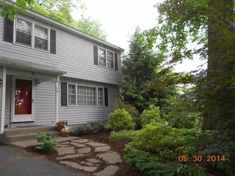16 Pheasant Ln, Delmar, NY 12054 photo 2