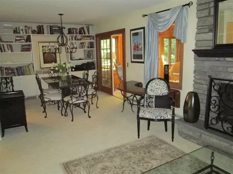 84 Carstead Dr, Slingerlands, NY 12159 photo 4