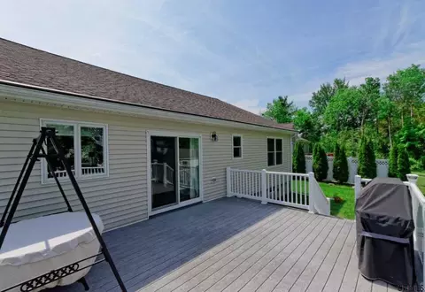 2413 Golf Ave, Schenectady, NY 12309 photo 25