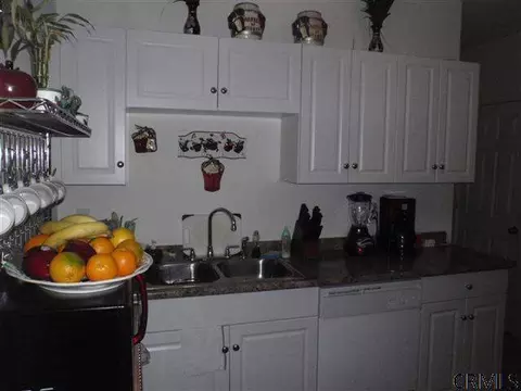 78 Willow Ave, Schenectady, NY 12304 photo 4