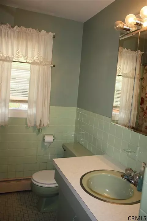 1112 Hendrickson Ave, Schenectady, NY 12309 photo 8