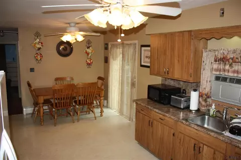 1112 Hendrickson Ave, Schenectady, NY 12309 photo 9