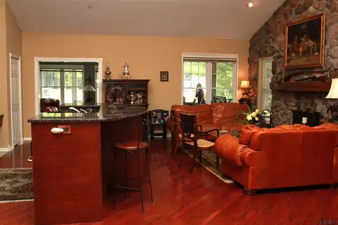 19 Killarney Ct, Saratoga Springs, NY 12866 photo 8