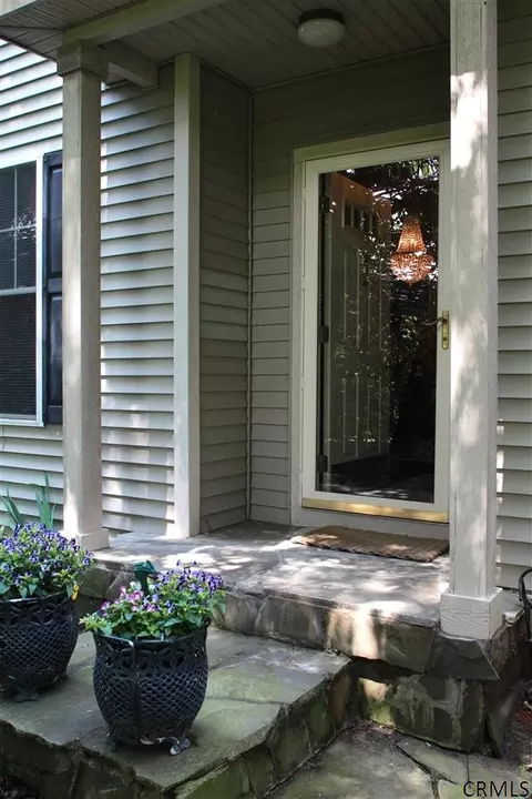 19 Killarney Ct, Saratoga Springs, NY 12866 photo 3