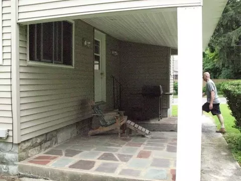 1098 Keyes Ave, Schenectady, NY 12309 photo 5