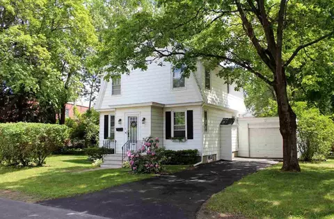 8 Nathaniel Blvd, Delmar, NY 12054 photo 2