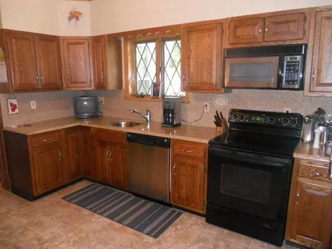 577 3rd Ave, Troy, NY 12182 photo 11