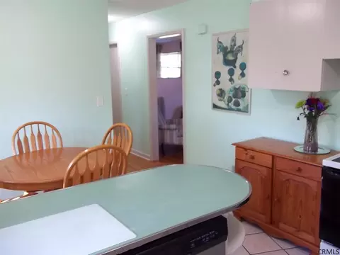 102 Pinehurst Pl, Schenectady, NY 12304 photo 4