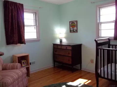 102 Pinehurst Pl, Schenectady, NY 12304 photo 10
