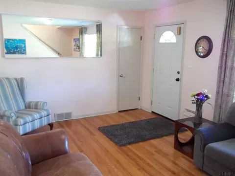 102 Pinehurst Pl, Schenectady, NY 12304 photo 8