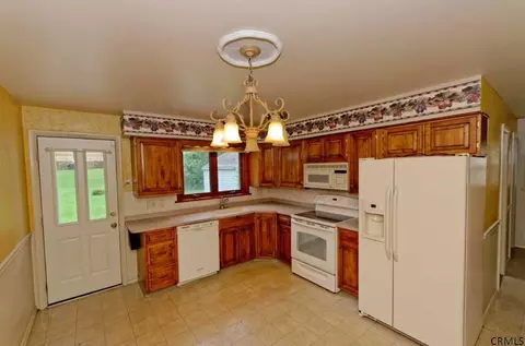1746 Randolph Rd, Schenectady, NY 12308 photo 11
