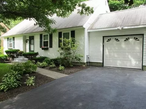 55 Jefferson Rd, Glenmont, NY 12077 photo 2