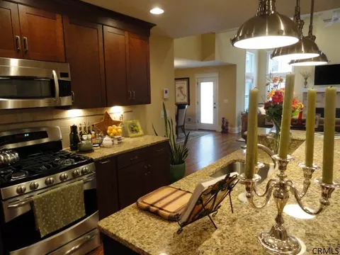 9 Abbey Rd, Delmar, NY 12054 photo 2