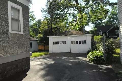 823 Hampton Ave, Schenectady, NY 12309 photo 21