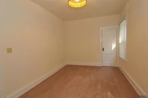 823 Hampton Ave, Schenectady, NY 12309 photo 13