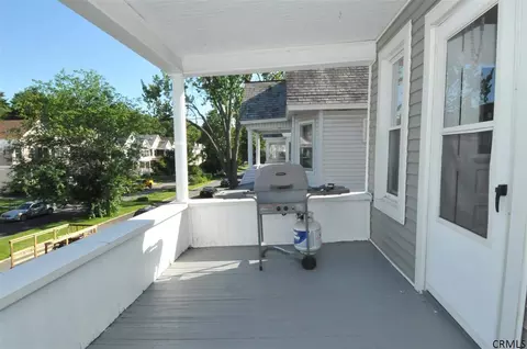 823 Hampton Ave, Schenectady, NY 12309 photo 5