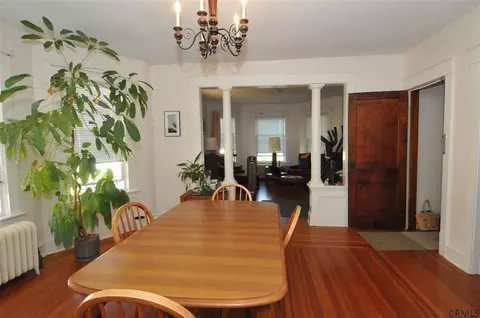823 Hampton Ave, Schenectady, NY 12309 photo 3