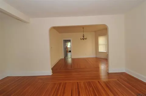 823 Hampton Ave, Schenectady, NY 12309 photo 20