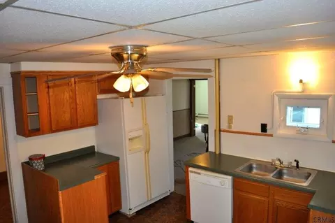 110 Walnut St, Corinth, NY 12822 photo 15