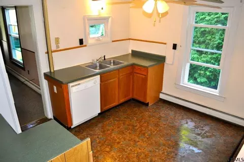 110 Walnut St, Corinth, NY 12822 photo 14