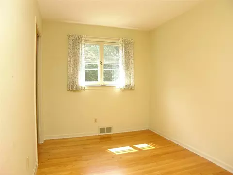 10 Dumbarton Dr, Delmar, NY 12054 photo 7