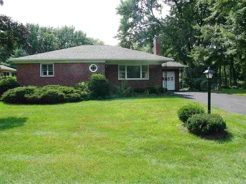 10 Dumbarton Dr, Delmar, NY 12054 photo 16