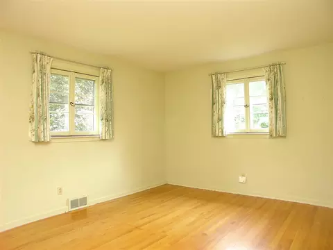 10 Dumbarton Dr, Delmar, NY 12054 photo 5
