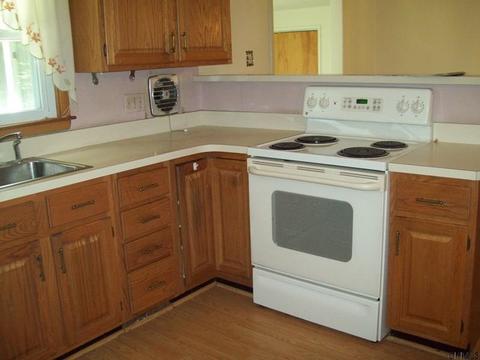 821 Ashmore Ave, Schenectady, NY 12309 photo 5