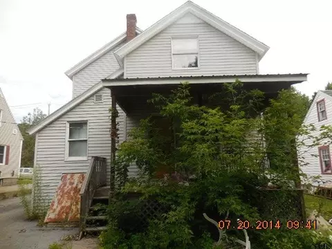 214 Walnut St, Corinth, NY 12822 photo 5