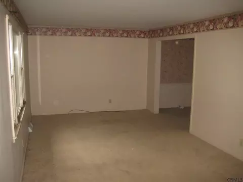 258 Ward Ave, Schenectady, NY 12304 photo 2