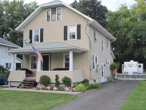20 Magee Dr, Glenmont, NY 12077 photo 2