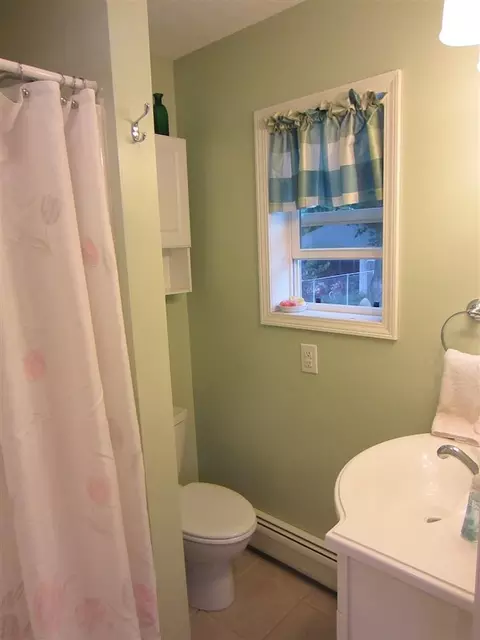 20 Magee Dr, Glenmont, NY 12077 photo 8