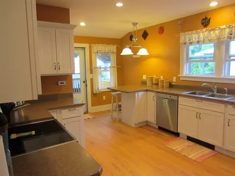 20 Magee Dr, Glenmont, NY 12077 photo 9