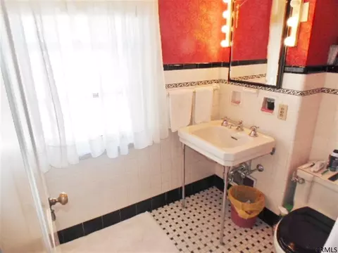 2201 Central Pkwy, Schenectady, NY 12309 photo 19